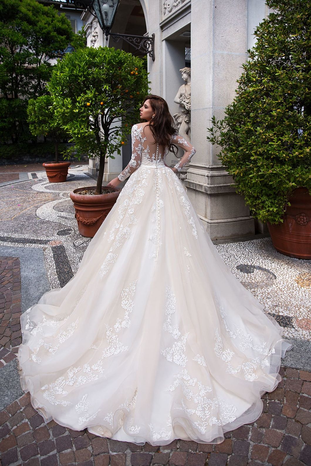 Amelie Rocky 2018 Full Sleeve Sheer Lace Bridal Wedding Dress Ball Gowns