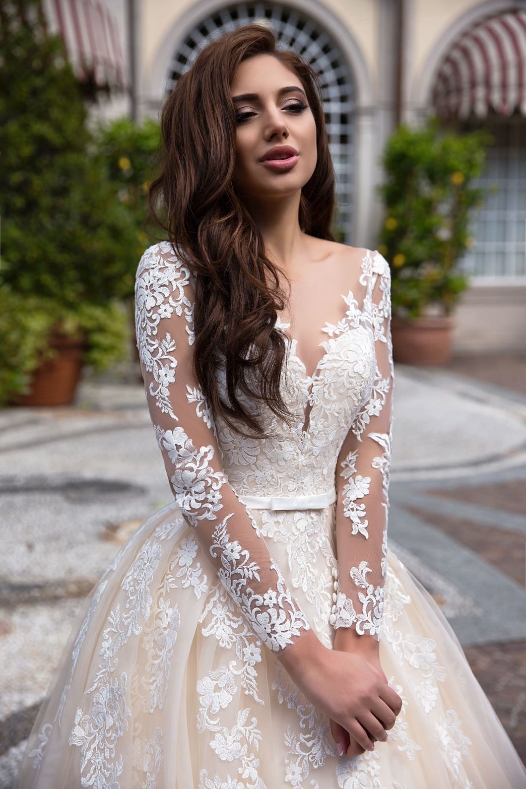 Amelie Rocky 2018 Full Sleeve Sheer Lace Bridal Wedding Dress Ball Gowns